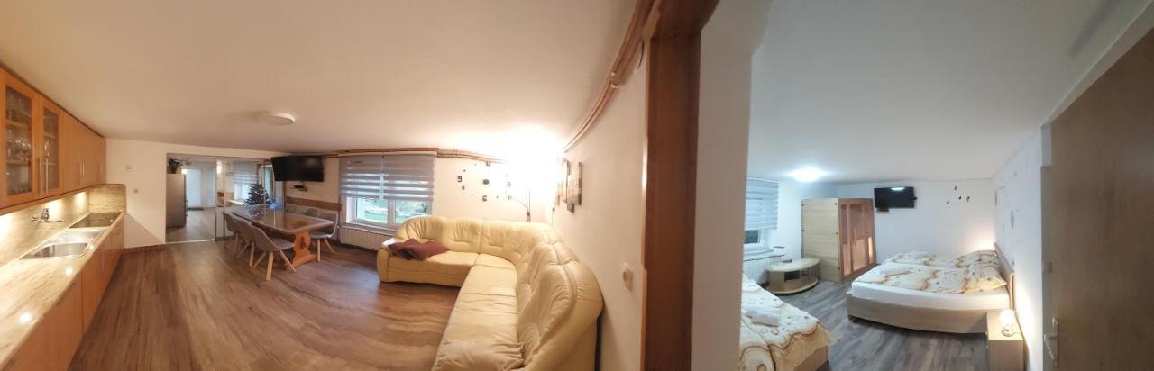 צ'רקנו Apartma Na Ravnicah מראה חיצוני תמונה